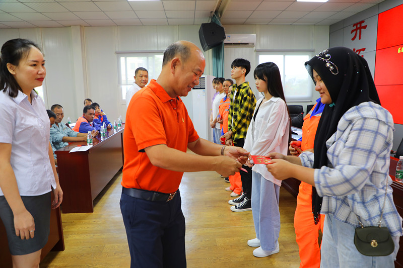 “金秋助學(xué)，圓夢(mèng)明佳！”明佳集團(tuán)黨支部及工會(huì)組織開展愛心助學(xué)活動(dòng)！